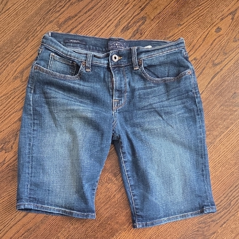 Lucky Brand The Bermuda Denim Shorts 7WP1325 Size 4 / 27 Medium Wash
